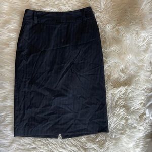 Banana republic work attire midi maxi pencil pin striped black white skirt sz 4